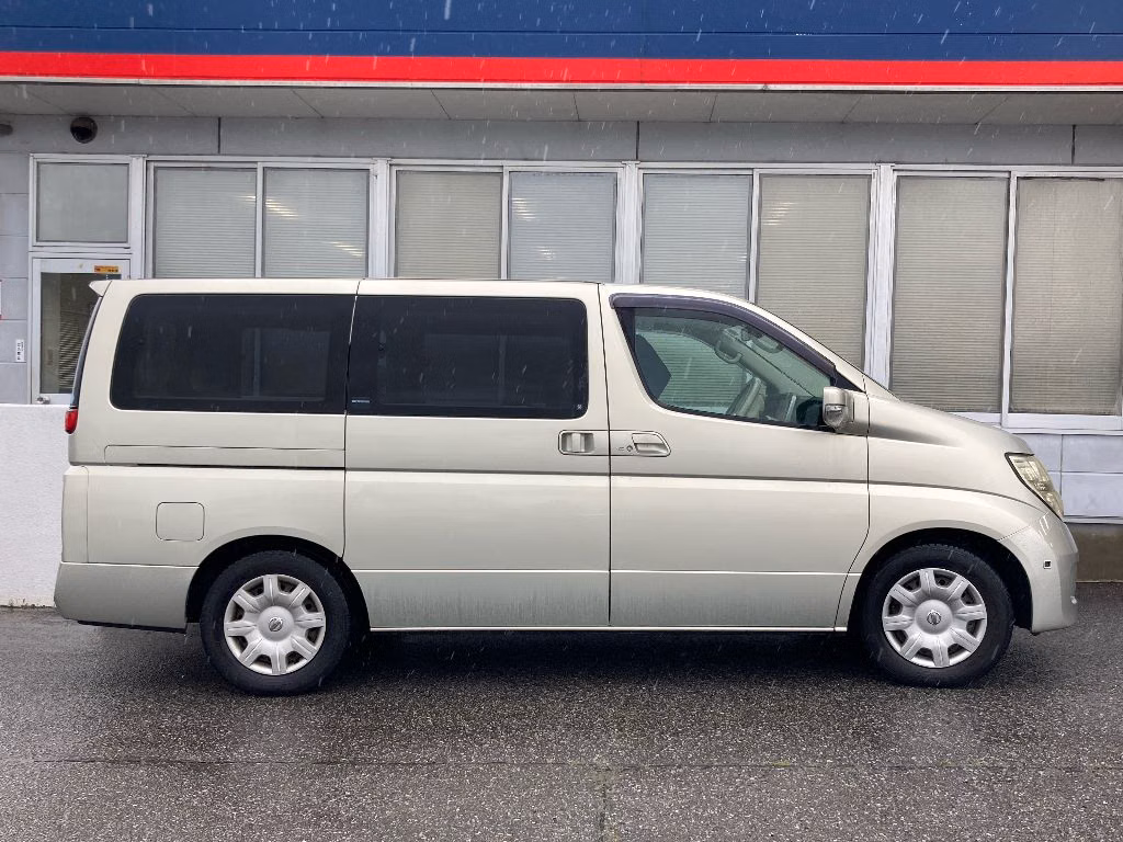 NISSAN ELGRAND