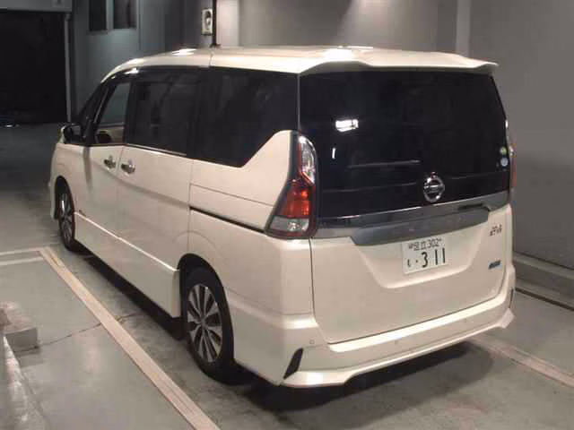 NISSAN SERENA