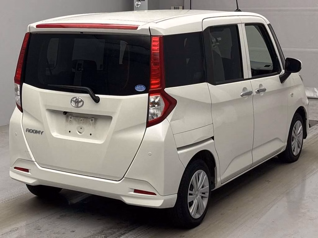 TOYOTA ROOMY