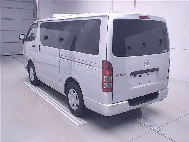 TOYOTA REGIUS ACE