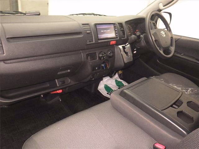 TOYOTA REGIUS ACE