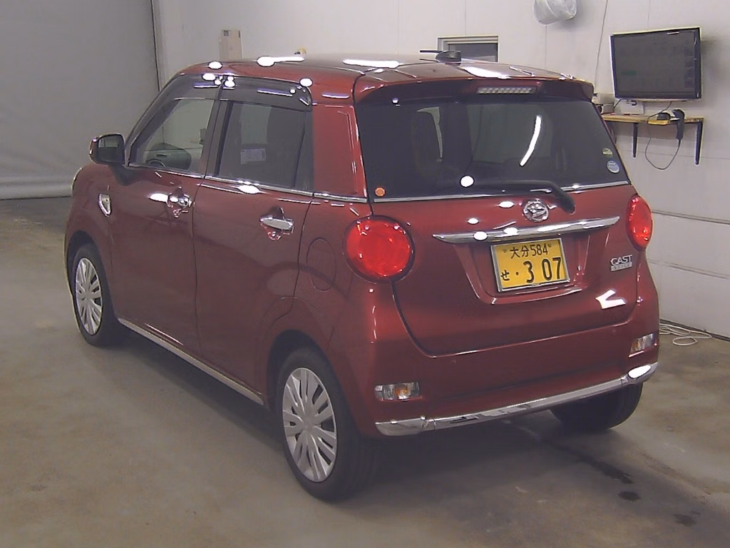 DAIHATSU CAST
