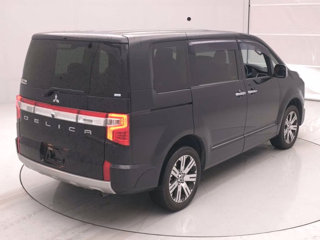 MITSUBISHI DELICA D:5
