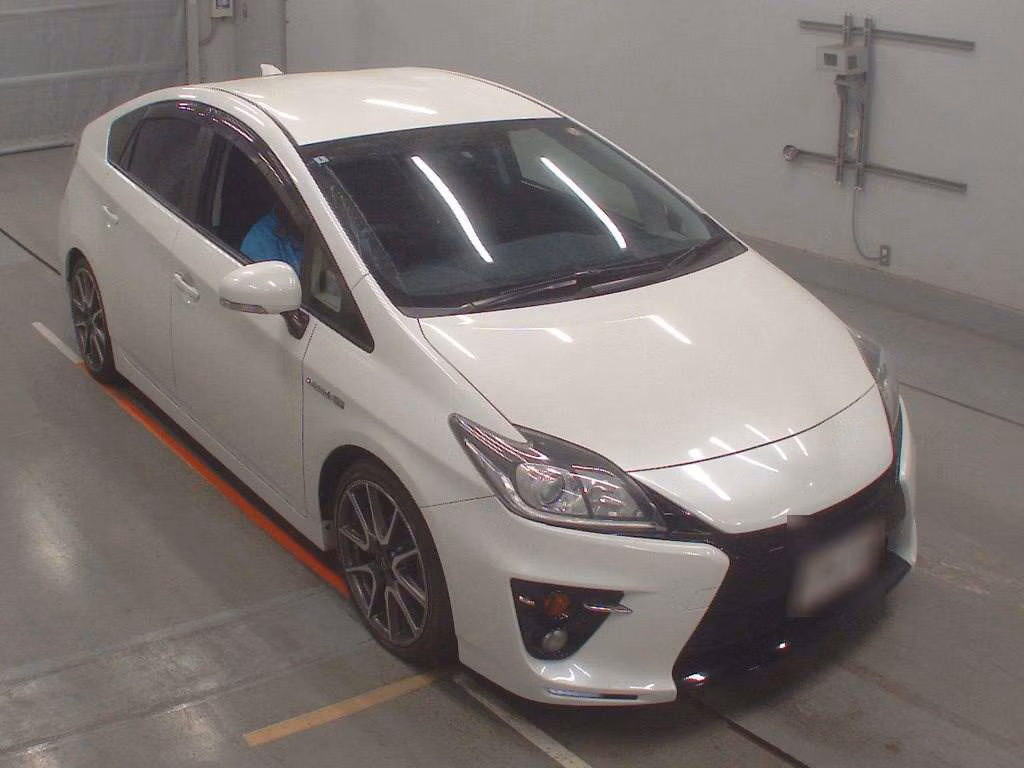TOYOTA PRIUS