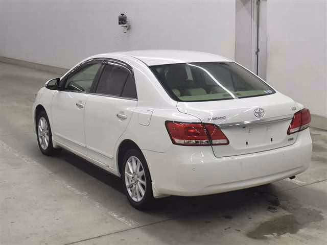 TOYOTA PREMIO