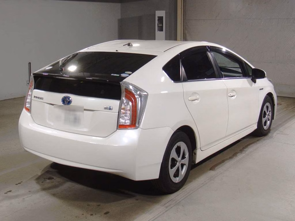 TOYOTA PRIUS