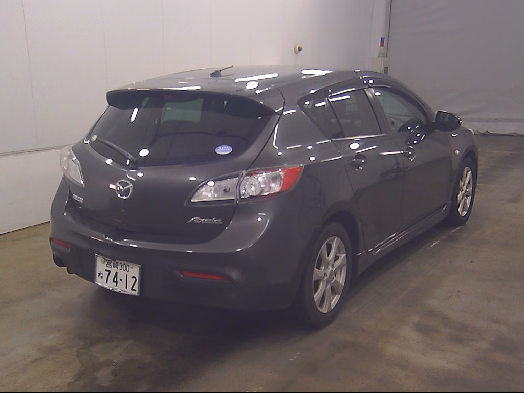 MAZDA AXELA