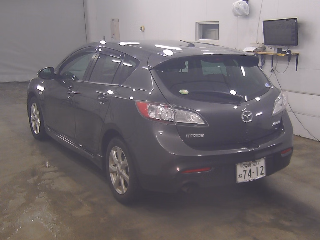 MAZDA AXELA