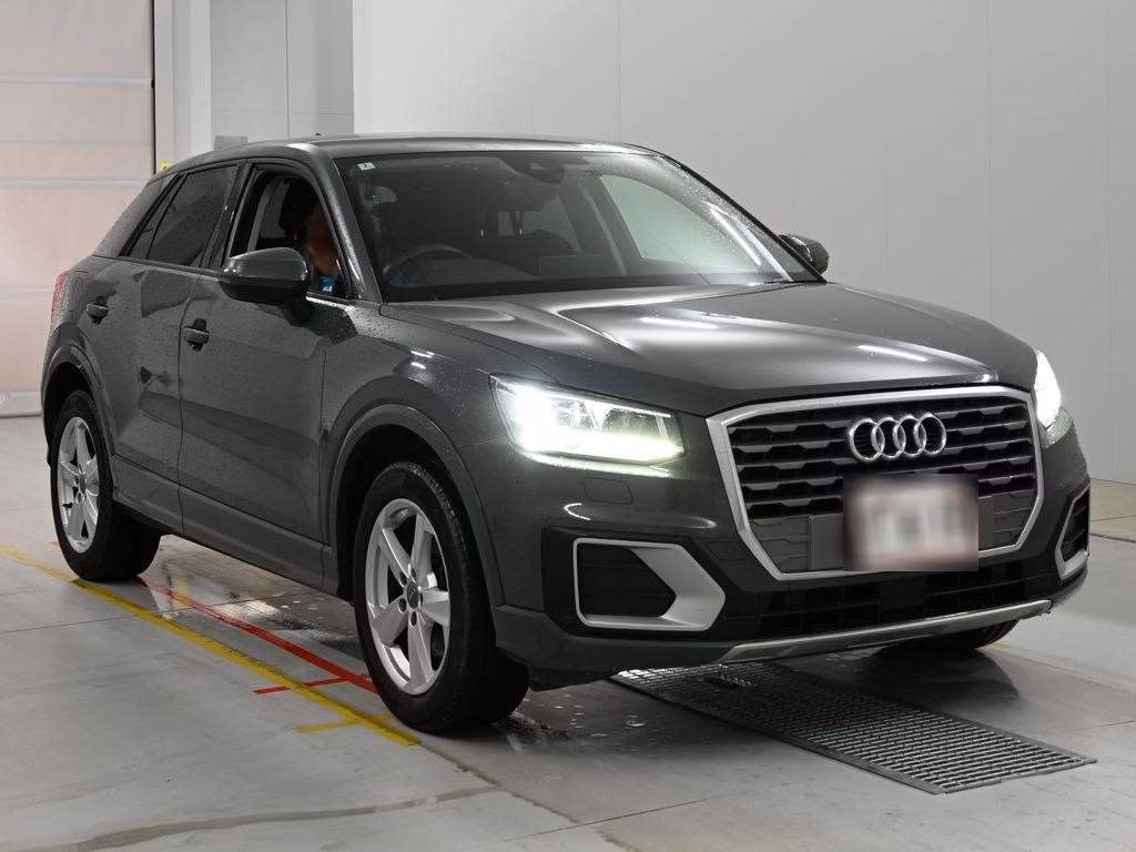 AUDI Q2