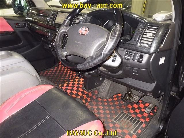 TOYOTA REGIUS ACE