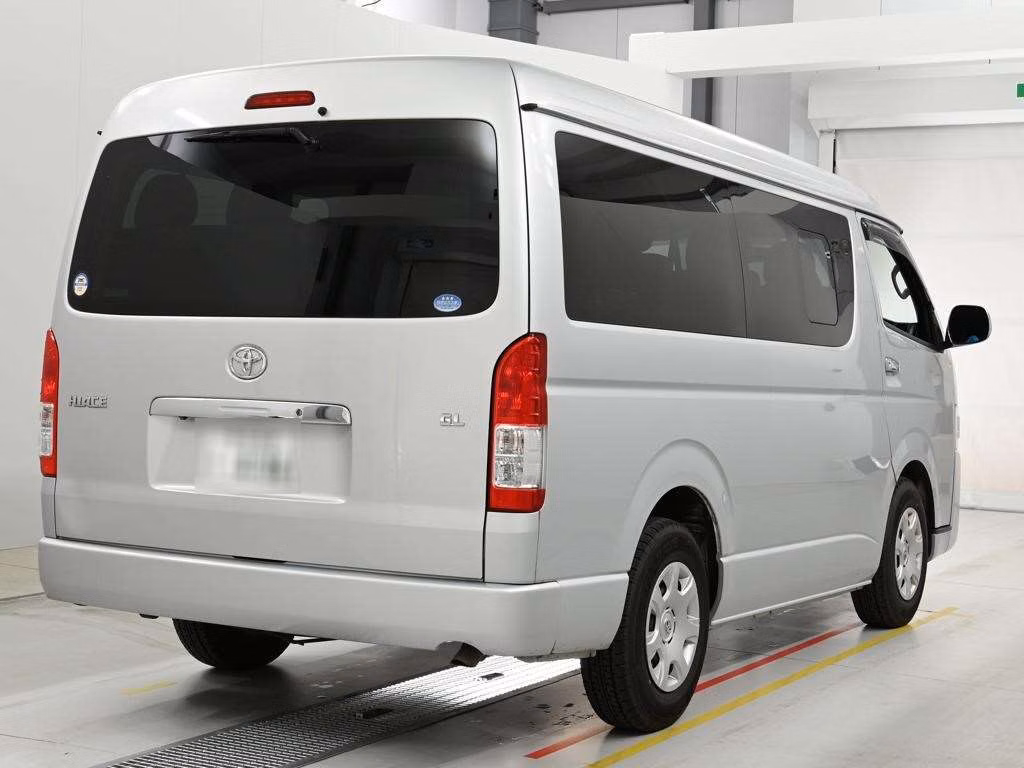 TOYOTA HIACE