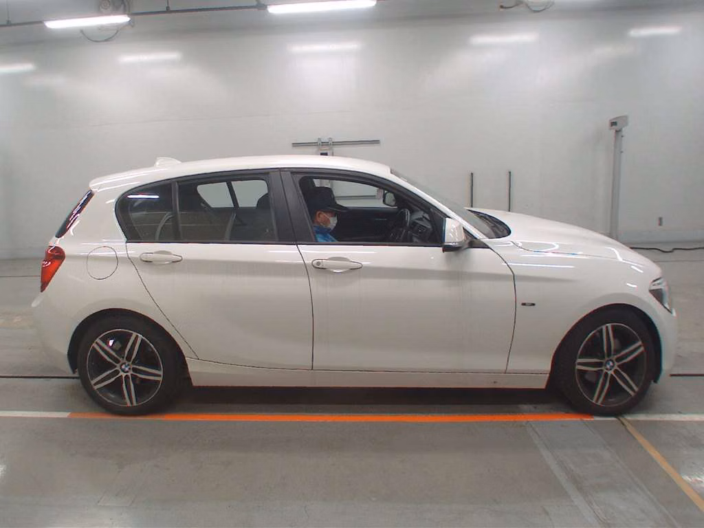 BMW 1-SERIES