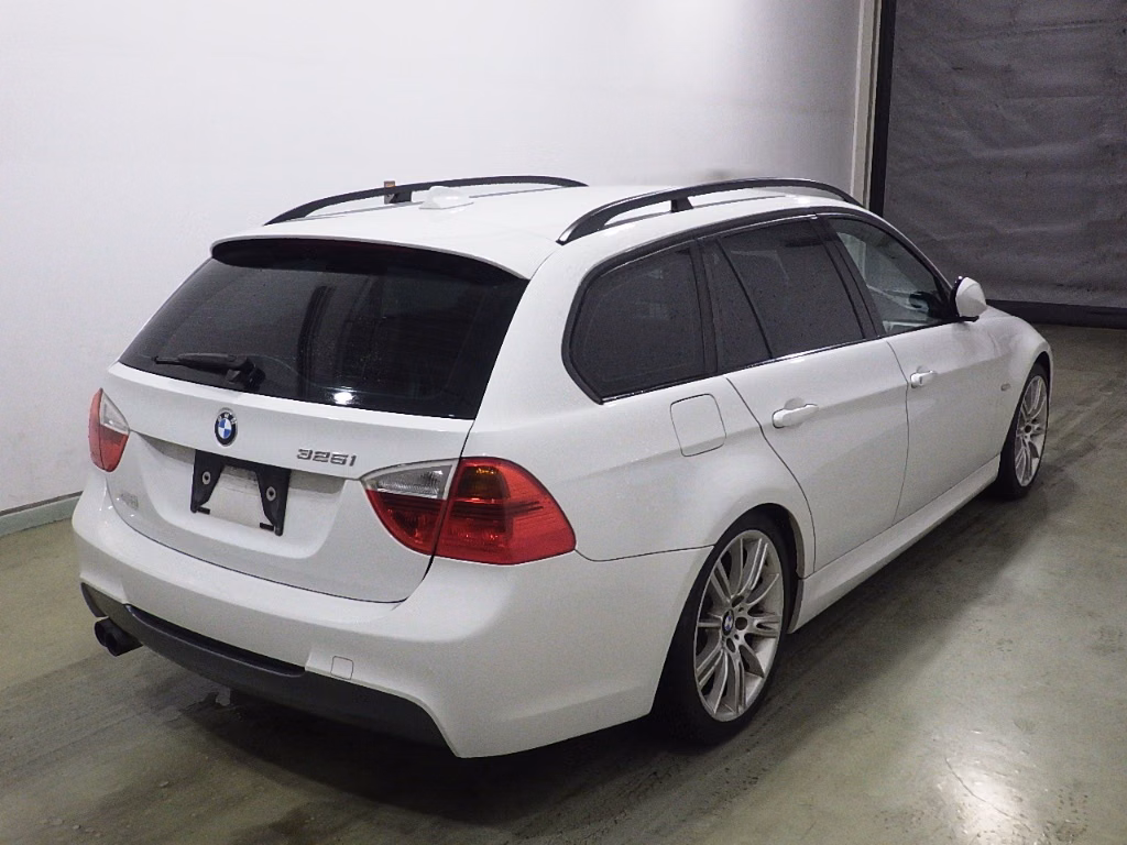 BMW 3-SERIES