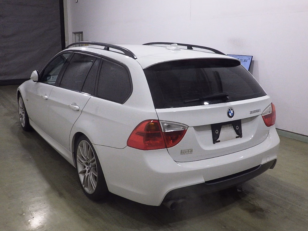 BMW 3-SERIES