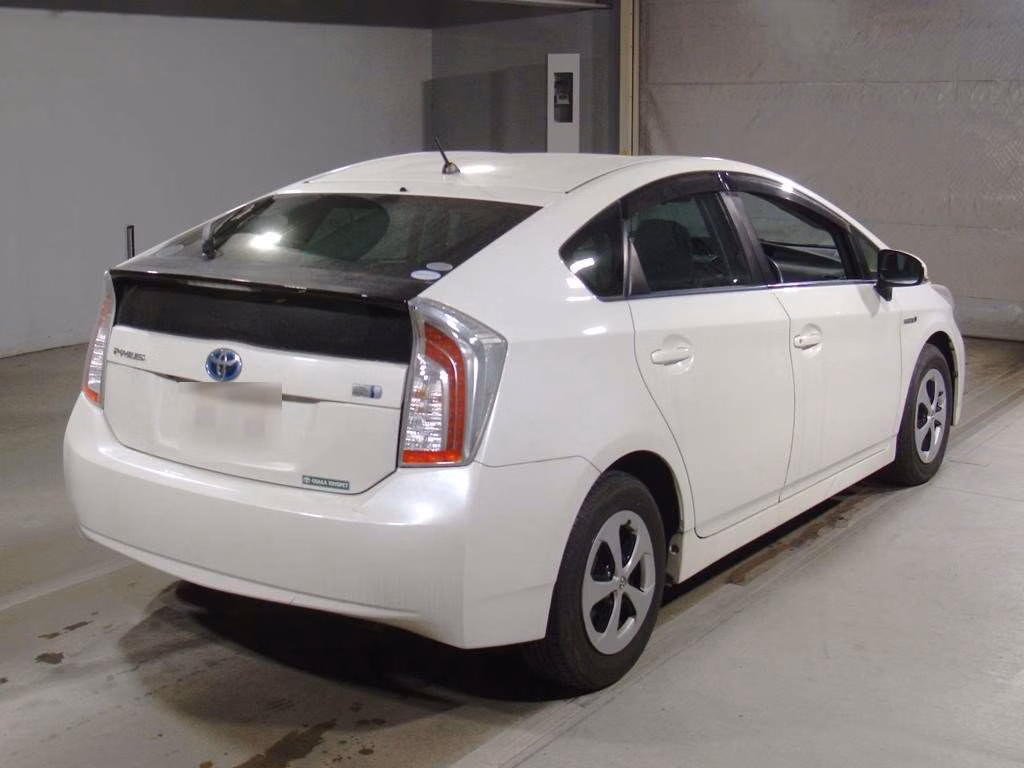 TOYOTA PRIUS