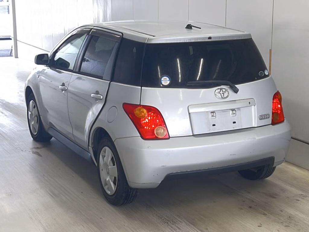 TOYOTA IST