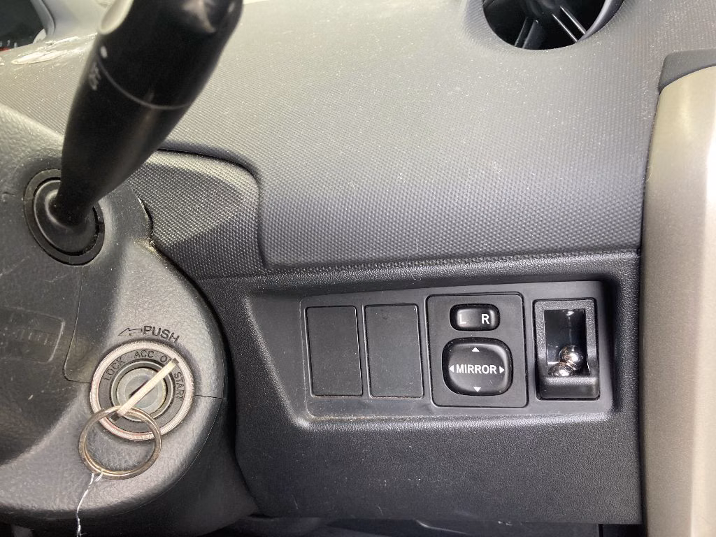 TOYOTA IST