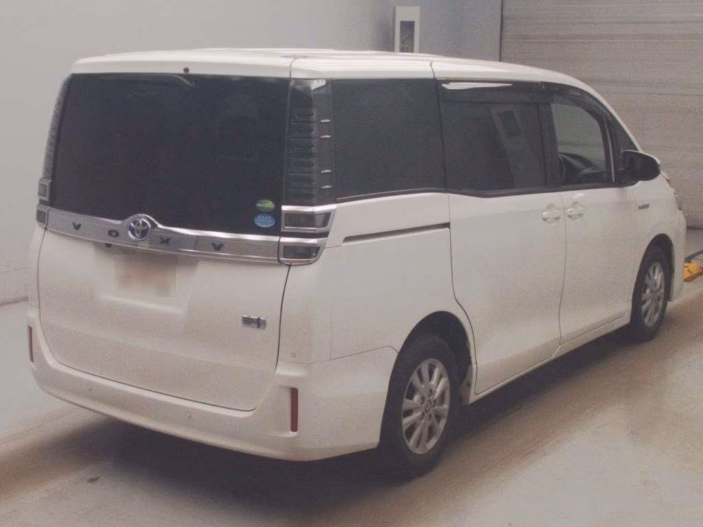 TOYOTA VOXY