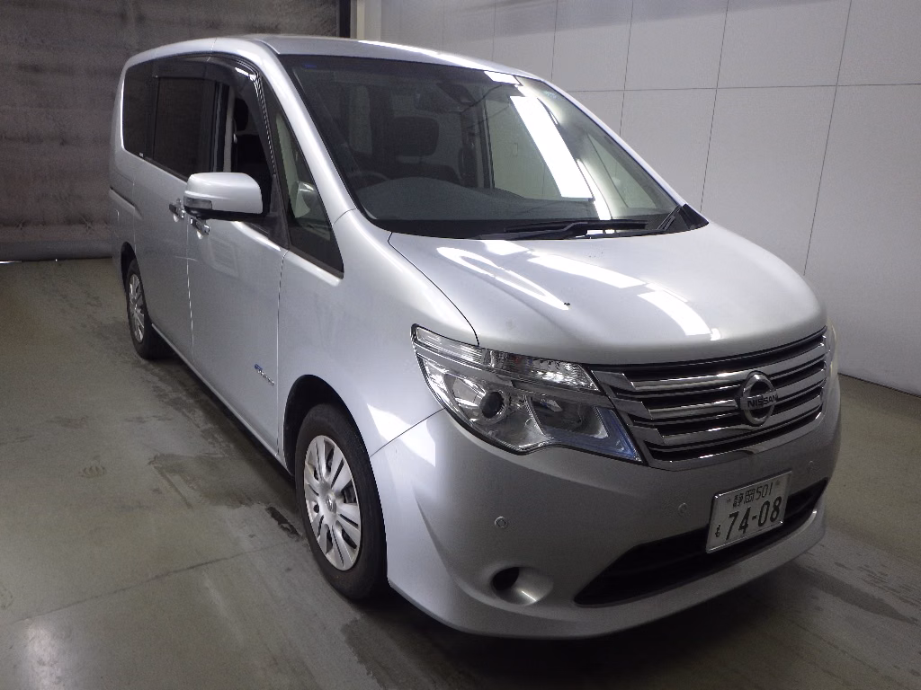 NISSAN SERENA
