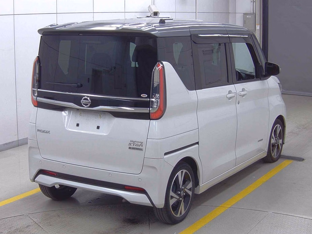 NISSAN ROOX