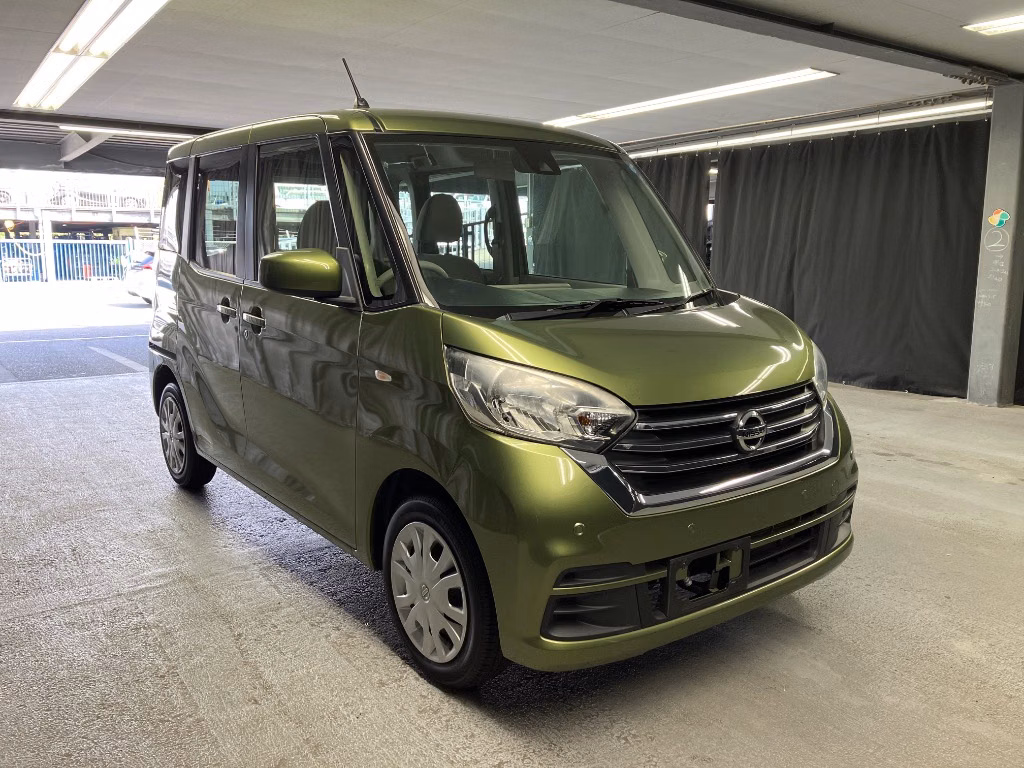 NISSAN DAYZ ROOX