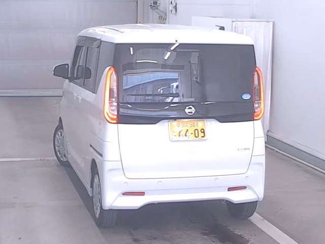 NISSAN ROOX