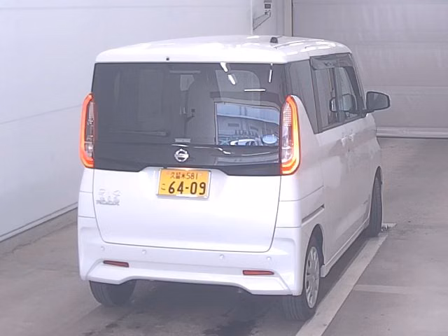 NISSAN ROOX