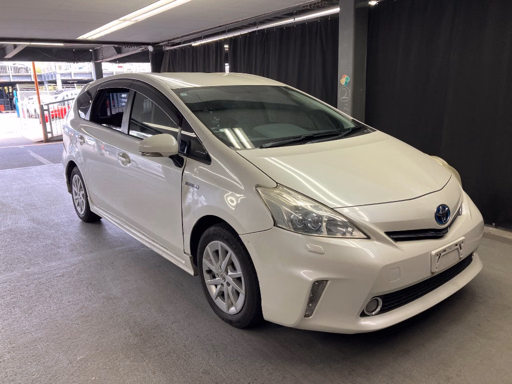 TOYOTA PRIUS ALPHA