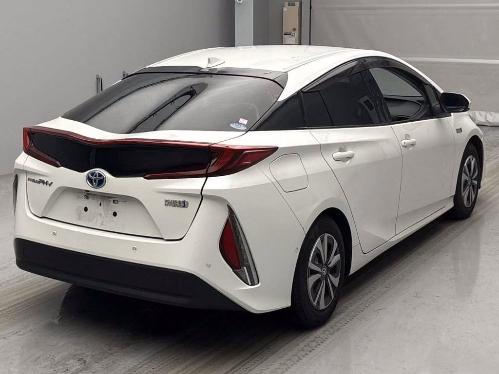 TOYOTA PRIUS PHV