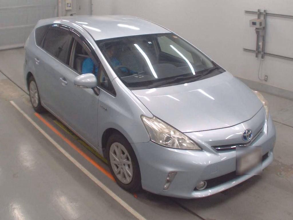 TOYOTA PRIUS ALPHA