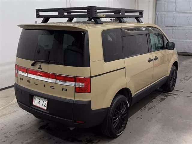 MITSUBISHI DELICA D:5