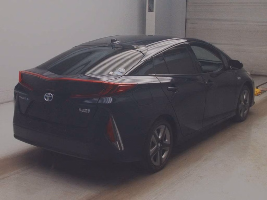 TOYOTA PRIUS PHV