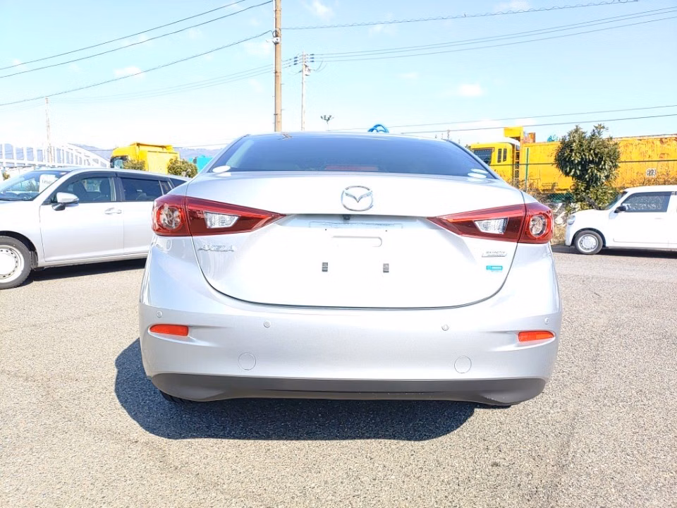 MAZDA AXELA