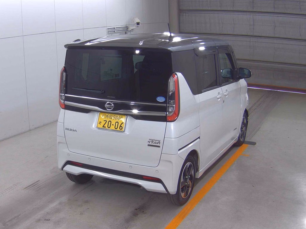 NISSAN ROOX