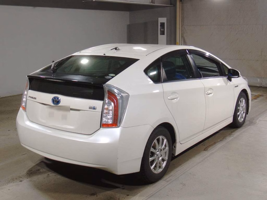 TOYOTA PRIUS