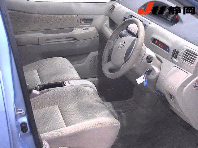 TOYOTA RAUM