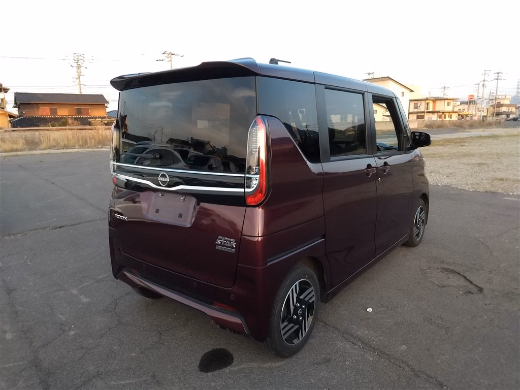 NISSAN ROOX