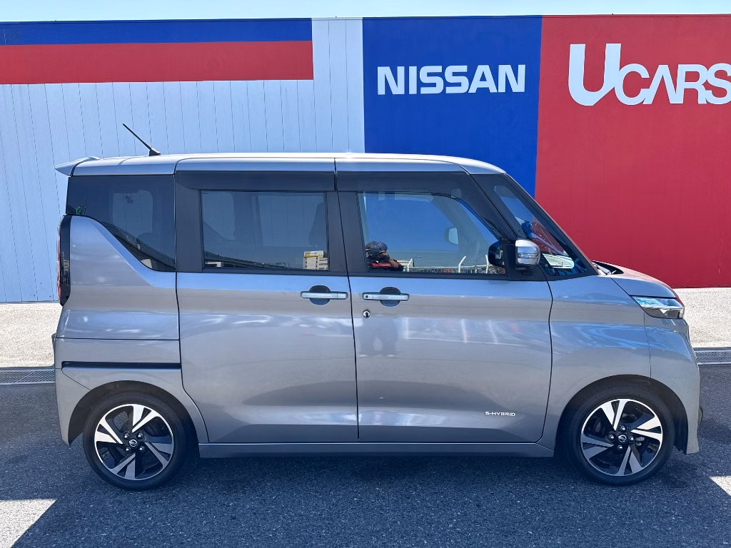 NISSAN ROOX