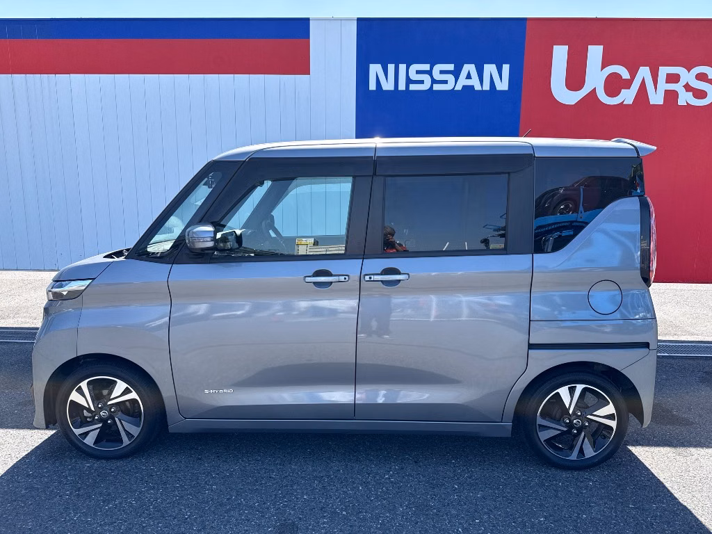 NISSAN ROOX