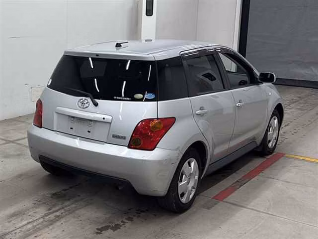 TOYOTA IST
