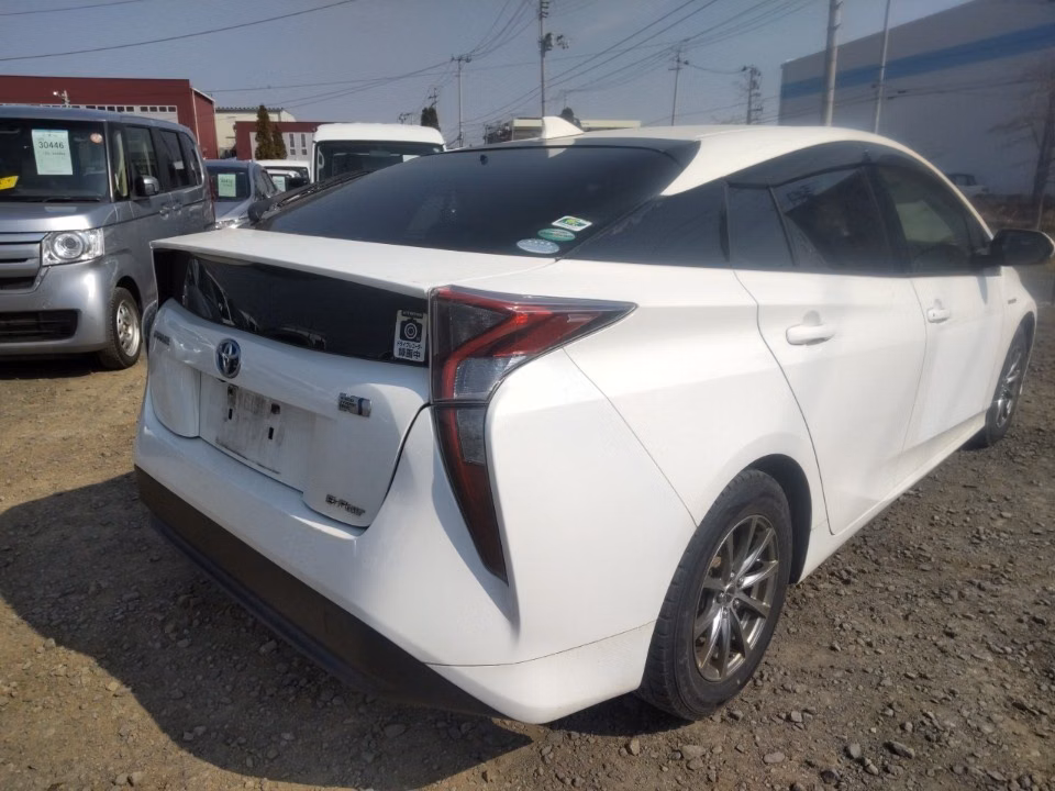 TOYOTA PRIUS