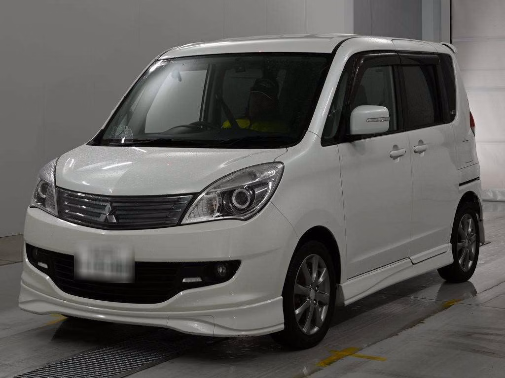 MITSUBISHI DELICA D:2