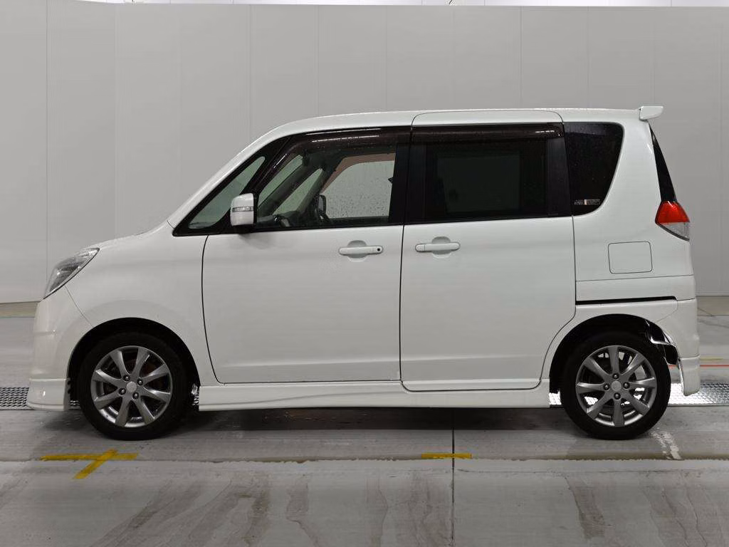 MITSUBISHI DELICA D:2