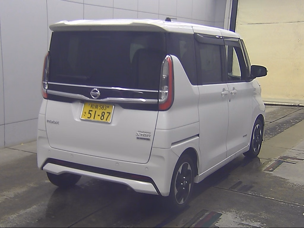NISSAN ROOX
