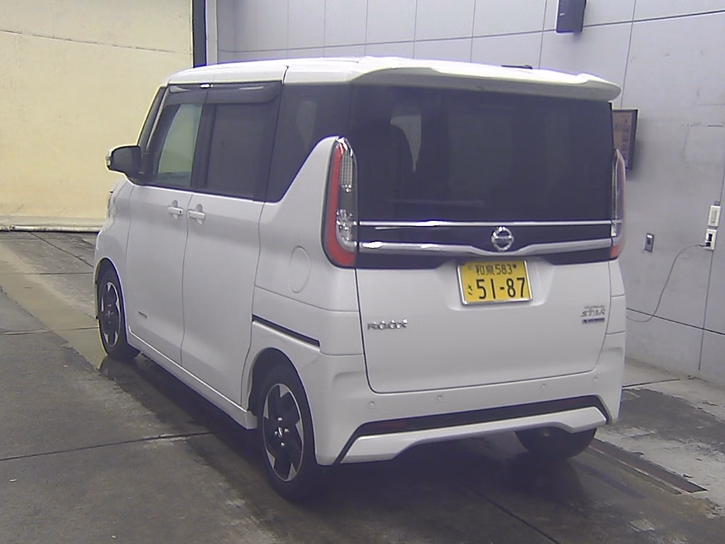 NISSAN ROOX