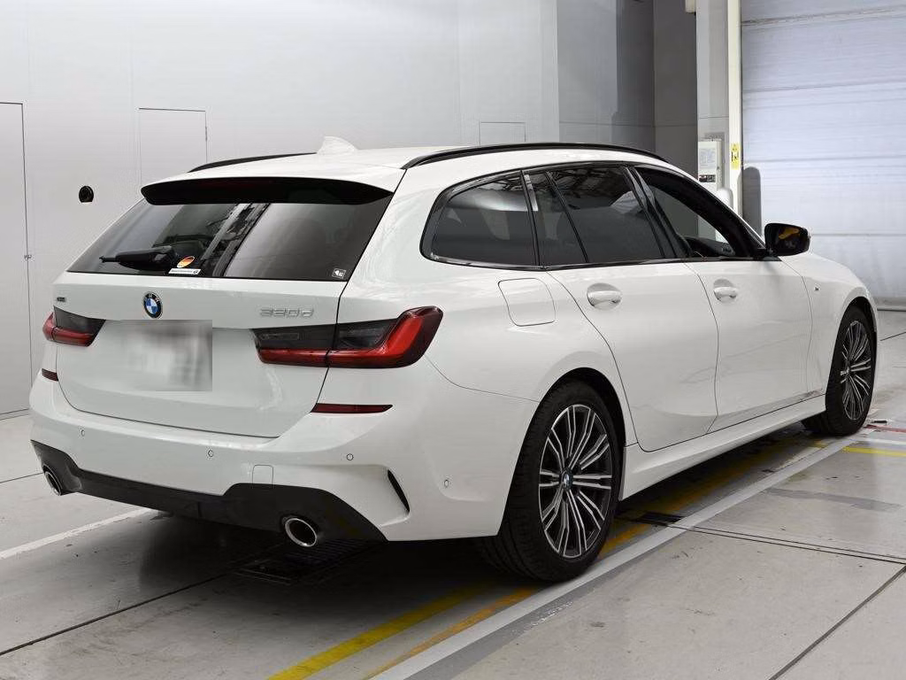 BMW 3-SERIES