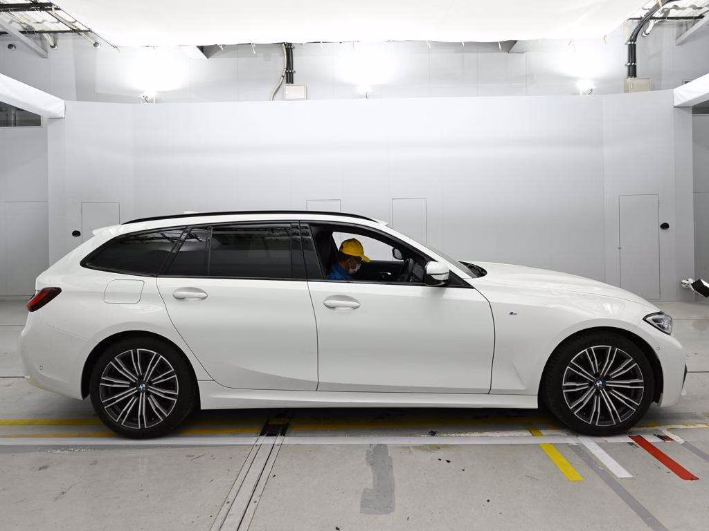 BMW 3-SERIES