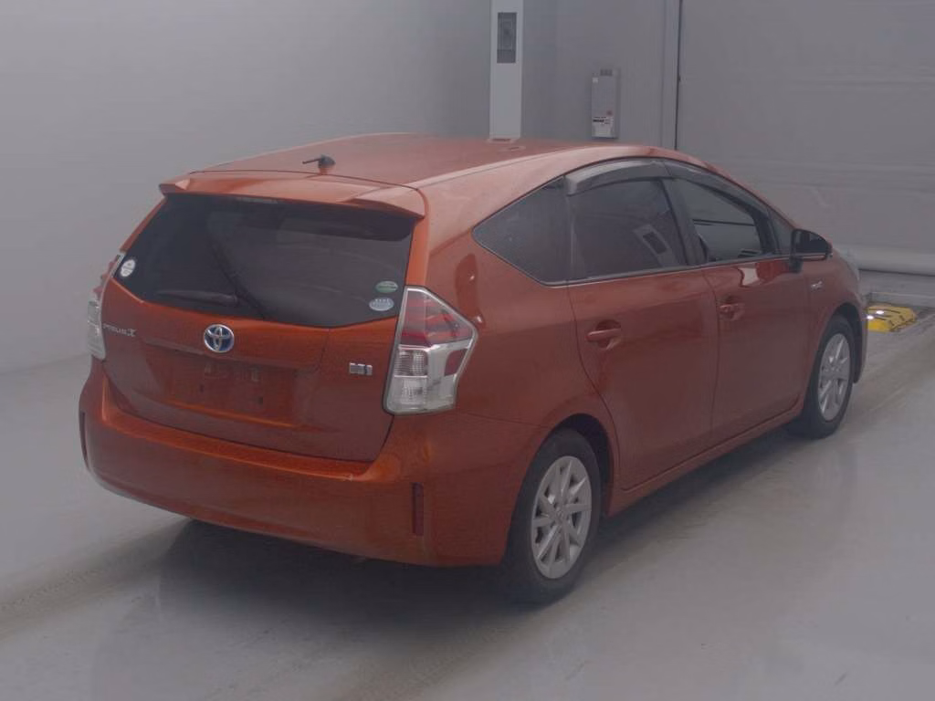 TOYOTA PRIUS ALPHA
