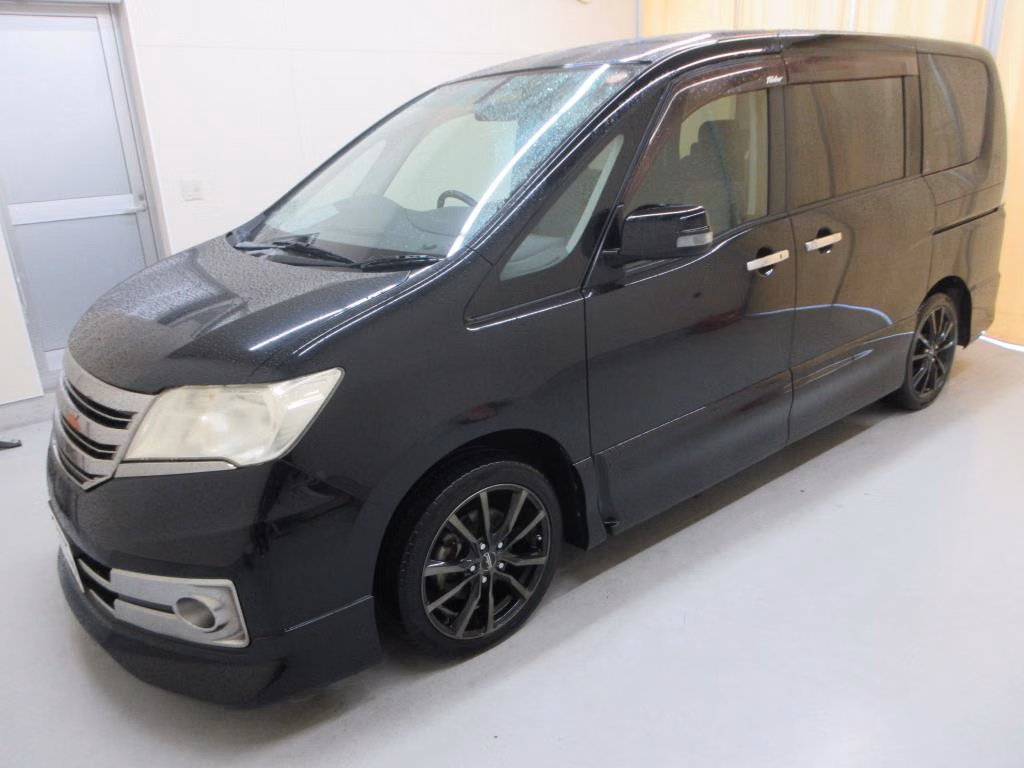 NISSAN SERENA