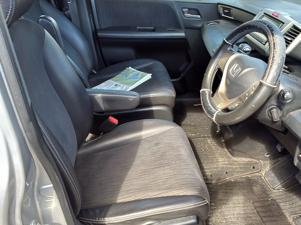 HONDA FREED SPIKE